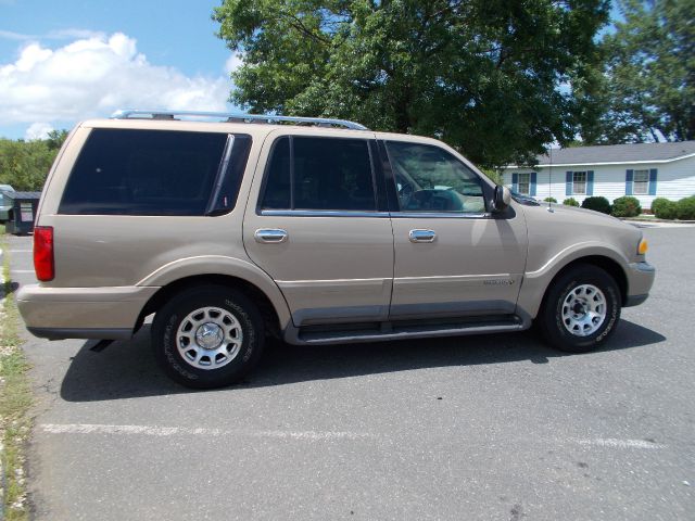 Lincoln Navigator 1998 photo 2