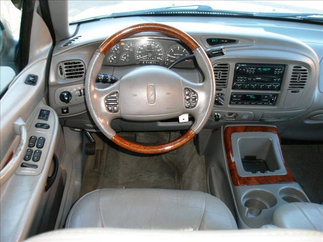 Lincoln Navigator 1998 photo 2