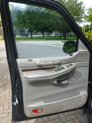 Lincoln Navigator 1998 photo 16