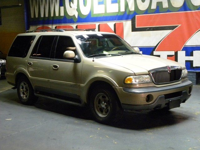 Lincoln Navigator 1999 photo 1