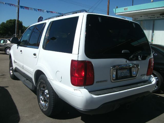 Lincoln Navigator 1999 photo 3