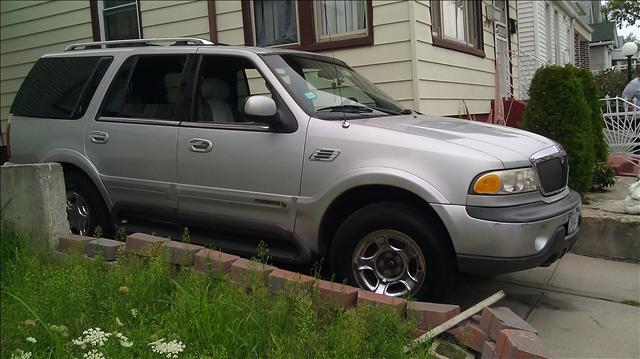 Lincoln Navigator 1999 photo 1