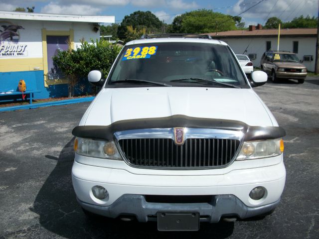 Lincoln Navigator 2000 photo 1