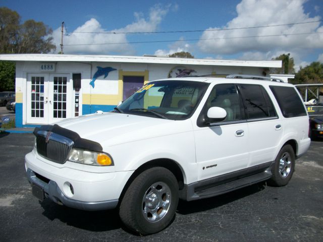 Lincoln Navigator 2000 photo 3