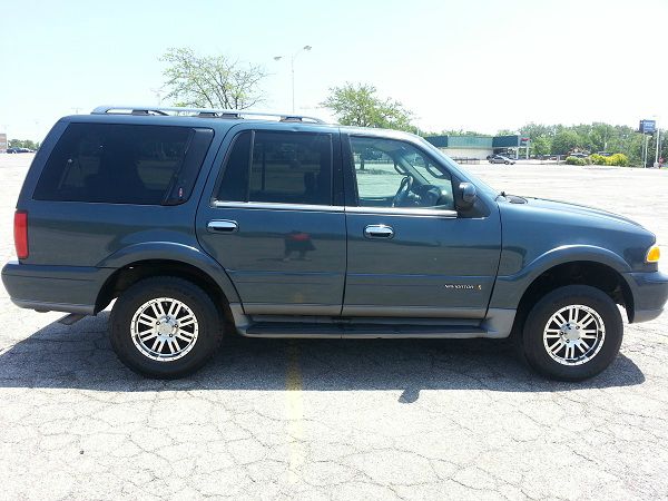 Lincoln Navigator 2000 photo 3