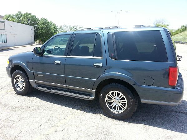 Lincoln Navigator 2000 photo 4