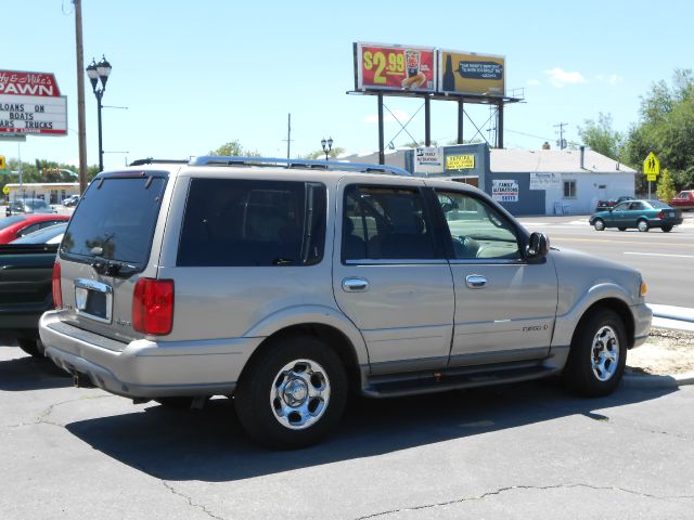 Lincoln Navigator 2000 photo 1