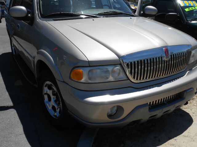 Lincoln Navigator 2000 photo 4