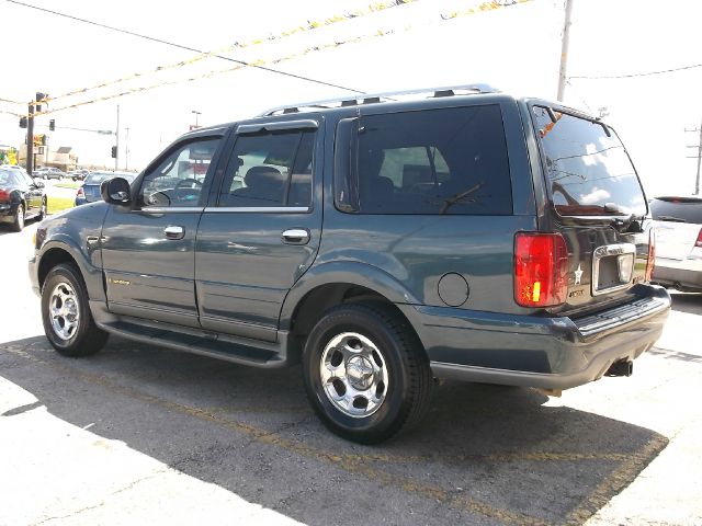 Lincoln Navigator 2000 photo 1