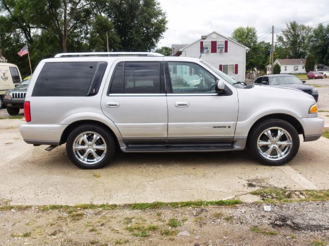 Lincoln Navigator 2000 photo 1