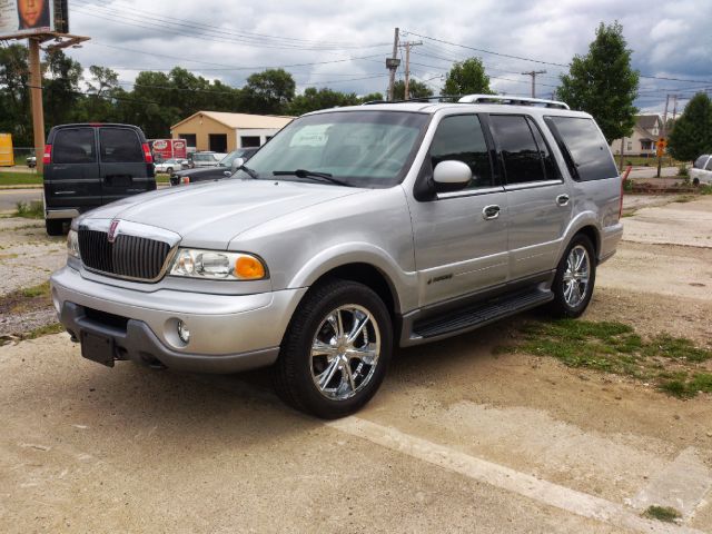 Lincoln Navigator 2000 photo 2