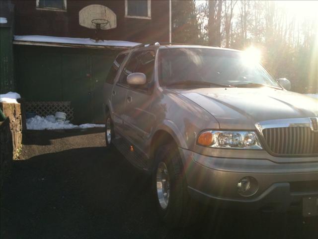 Lincoln Navigator 2000 photo 2