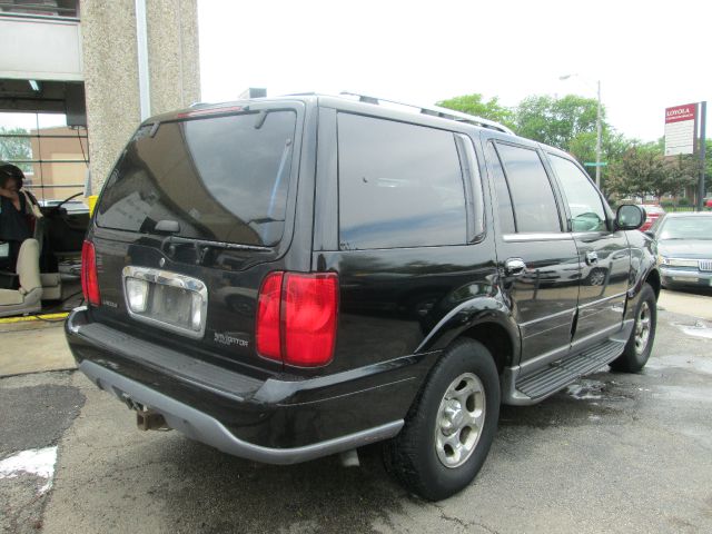 Lincoln Navigator 2000 photo 1