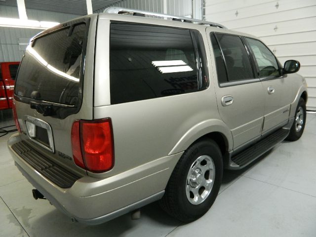 Lincoln Navigator 2000 photo 1