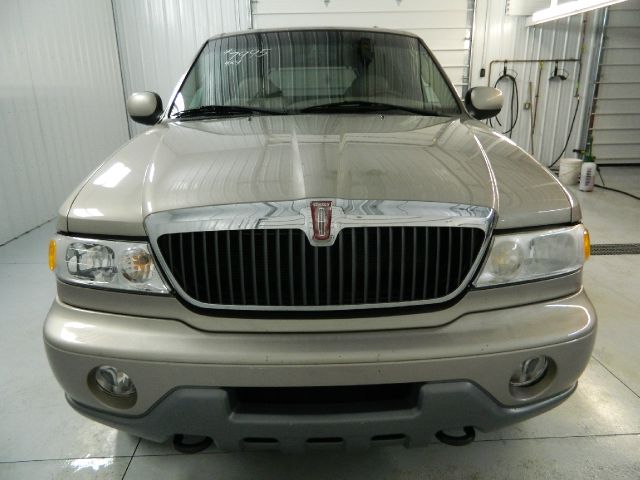 Lincoln Navigator 2000 photo 2