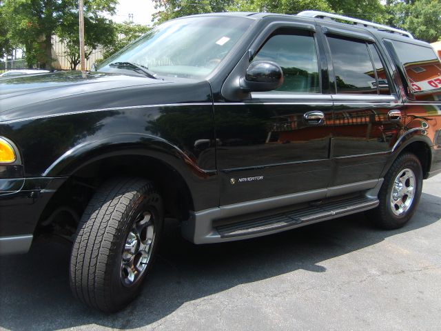 Lincoln Navigator 2000 photo 3