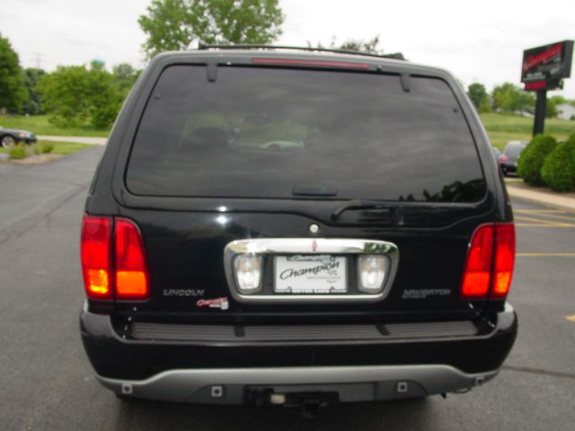 Lincoln Navigator 2000 photo 1