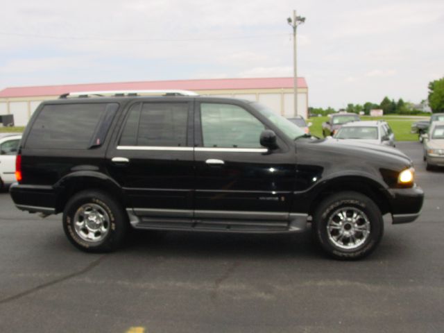 Lincoln Navigator 2000 photo 2