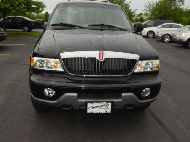 Lincoln Navigator 2000 photo 3