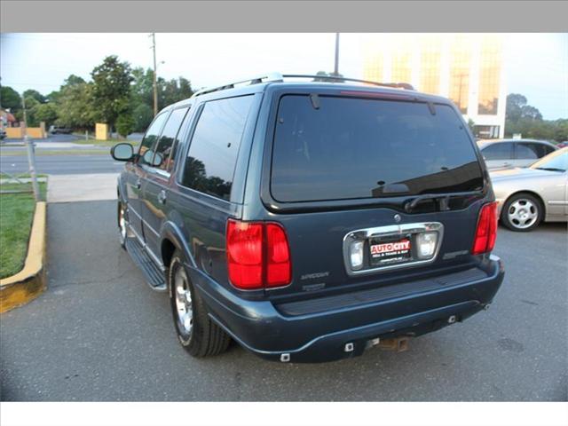 Lincoln Navigator 2000 photo 2