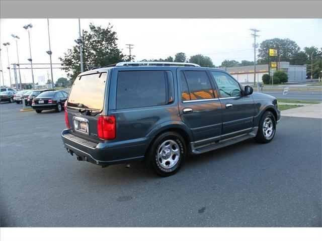 Lincoln Navigator 2000 photo 4