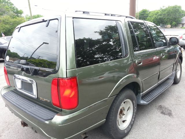 Lincoln Navigator 2001 photo 10