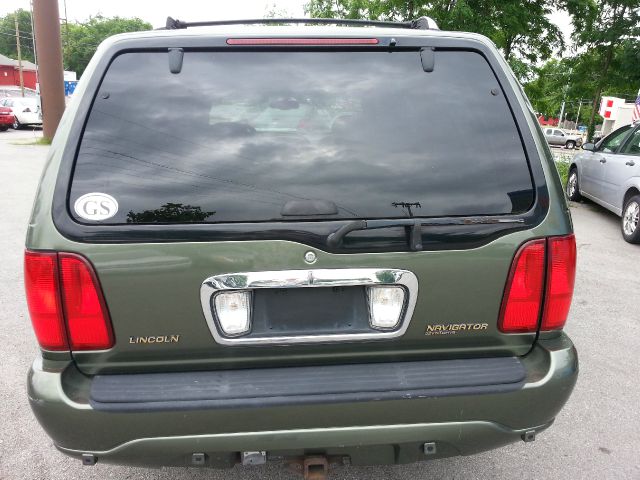 Lincoln Navigator 2001 photo 14