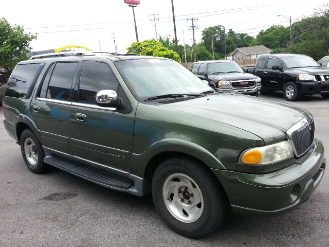 Lincoln Navigator 2001 photo 18