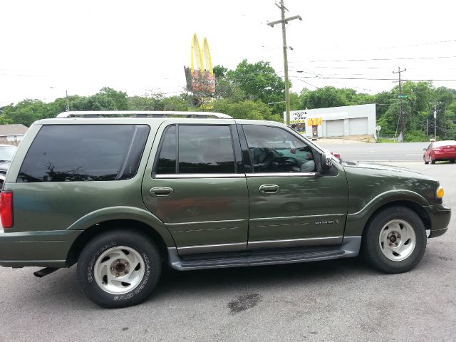 Lincoln Navigator 2001 photo 8