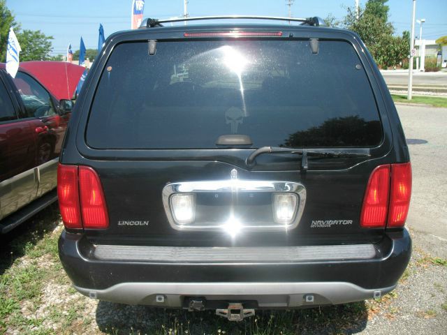 Lincoln Navigator 2001 photo 1