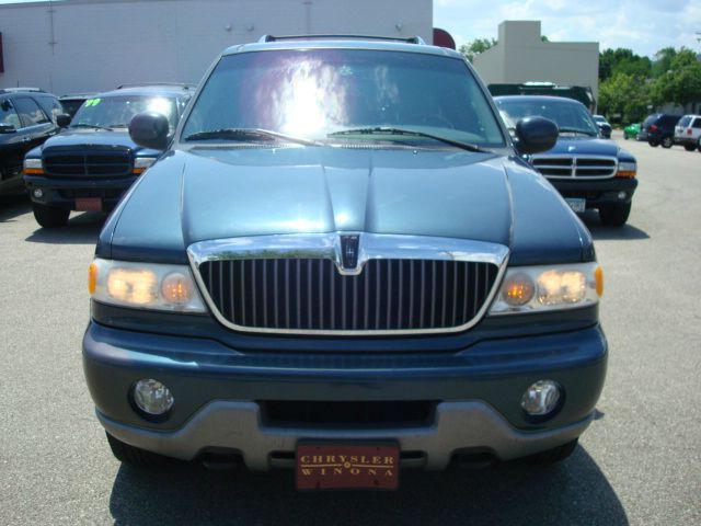 Lincoln Navigator 2001 photo 2