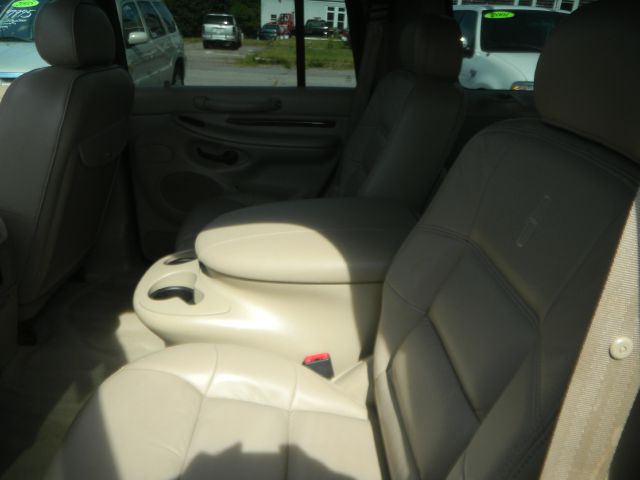 Lincoln Navigator 2001 photo 3