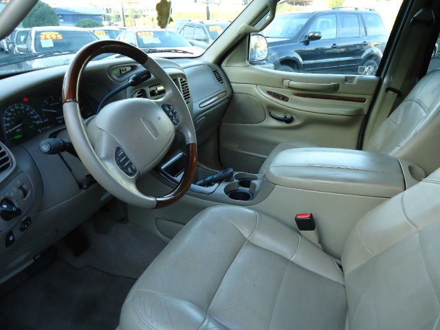 Lincoln Navigator 2001 photo 3