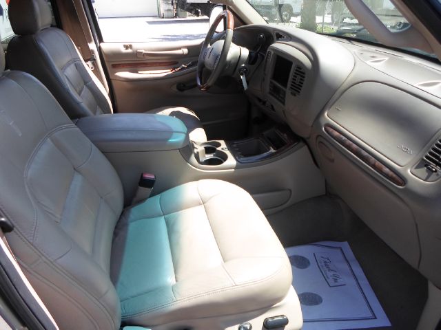 Lincoln Navigator 2001 photo 10