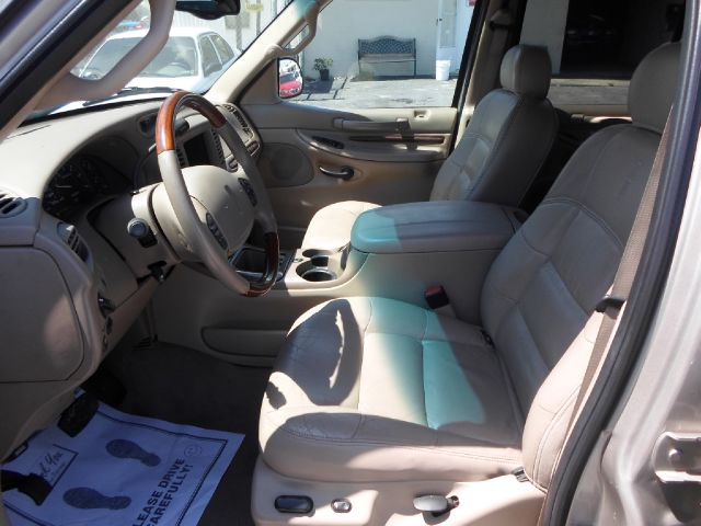 Lincoln Navigator 2001 photo 14