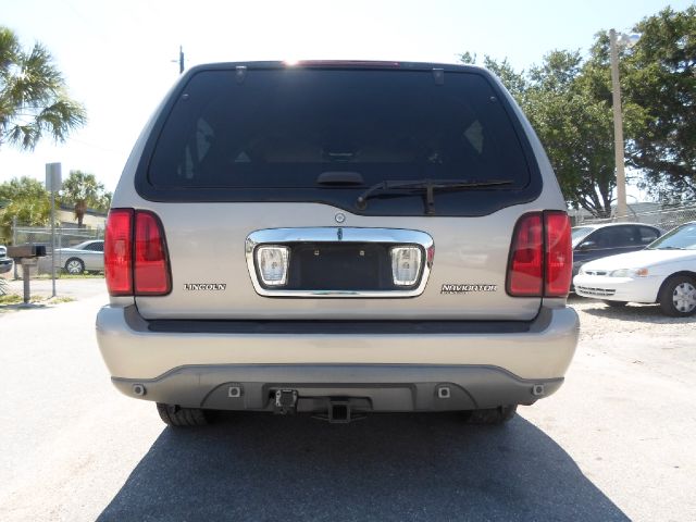 Lincoln Navigator 2001 photo 18