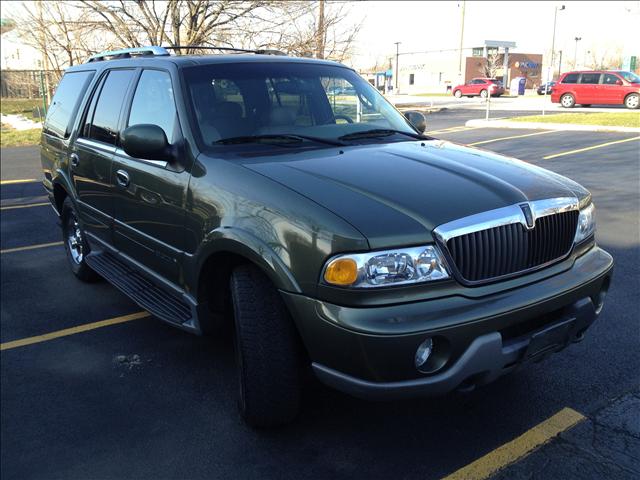 Lincoln Navigator 2001 photo 2