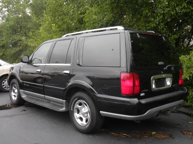 Lincoln Navigator 2001 photo 2