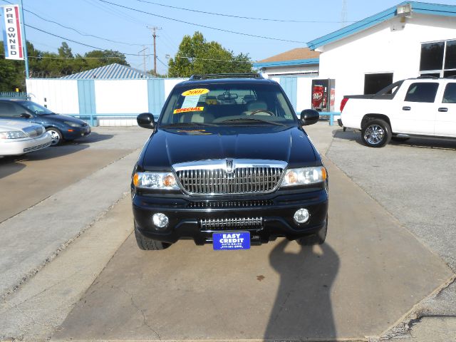 Lincoln Navigator 2001 photo 2