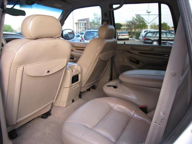 Lincoln Navigator 2001 photo 3