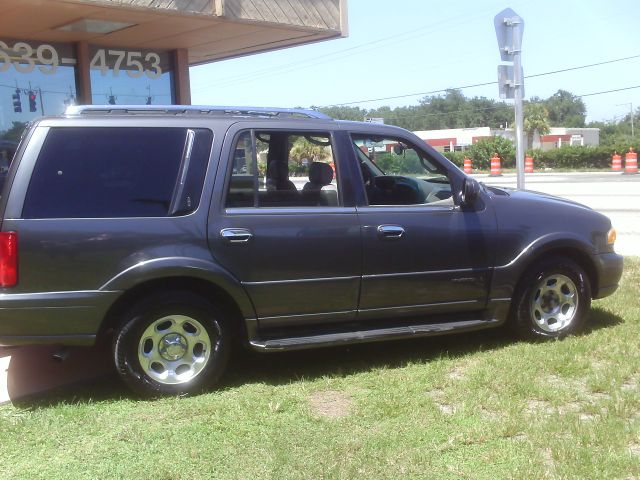 Lincoln Navigator 2001 photo 1