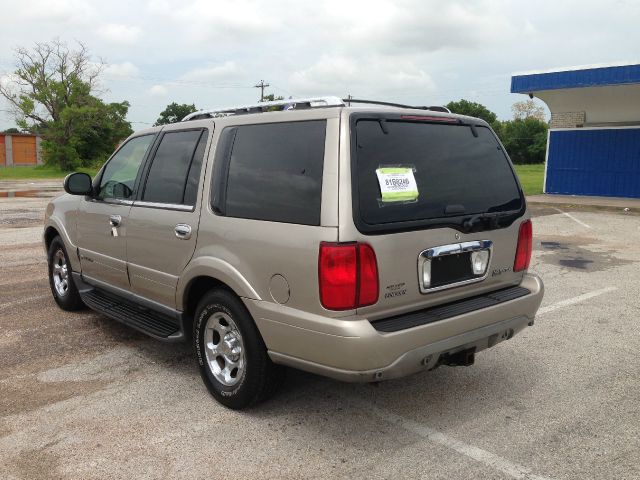 Lincoln Navigator 2001 photo 1