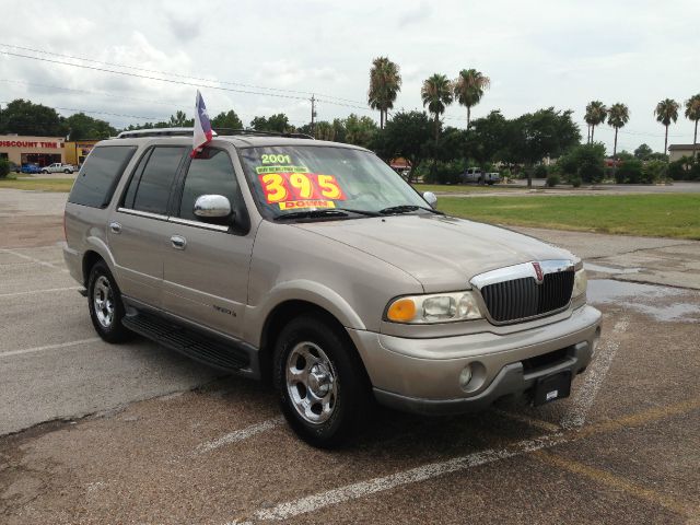 Lincoln Navigator 2001 photo 2