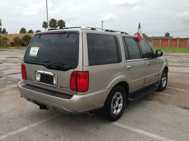 Lincoln Navigator 2001 photo 4