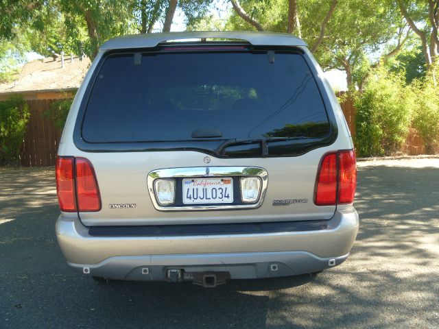 Lincoln Navigator 2001 photo 4