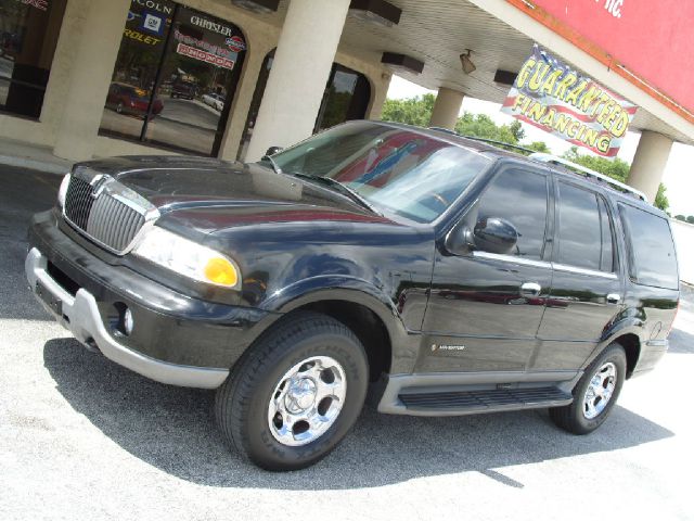 Lincoln Navigator 2001 photo 16