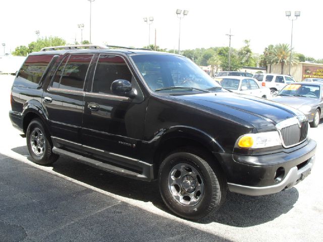 Lincoln Navigator 2001 photo 17