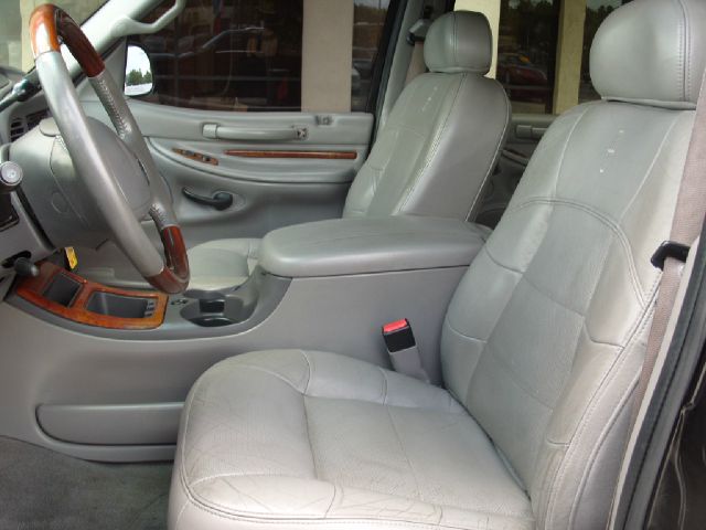 Lincoln Navigator 2001 photo 6