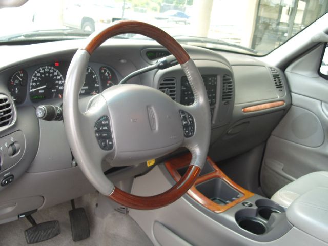 Lincoln Navigator 2001 photo 8