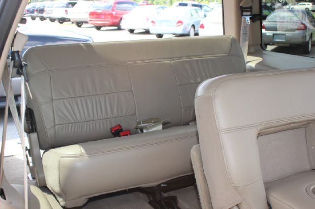 Lincoln Navigator 2001 photo 3